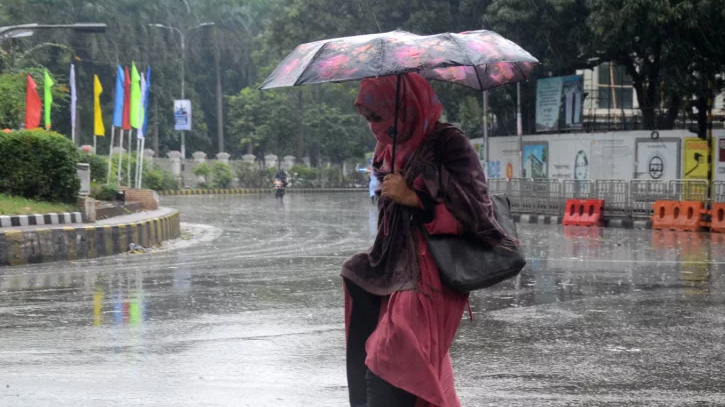 বৃষ্টি ঝরিয়ে আগামী ৩ দিনে তাপমাত্রা ক্রমশ কমবে