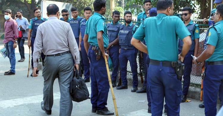 অবরোধে মাঠে দাঁড়াতে দেওয়া হবে না, অ্যাকশনে যাবে পুলিশ